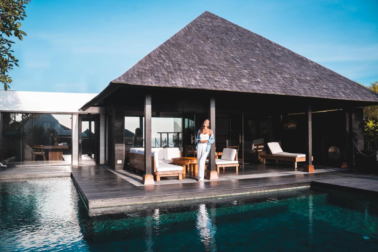 The Istana Uluwatu  Exterior photo
