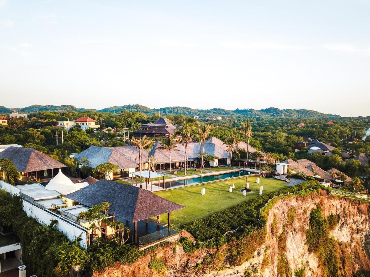 The Istana Uluwatu  Exterior photo